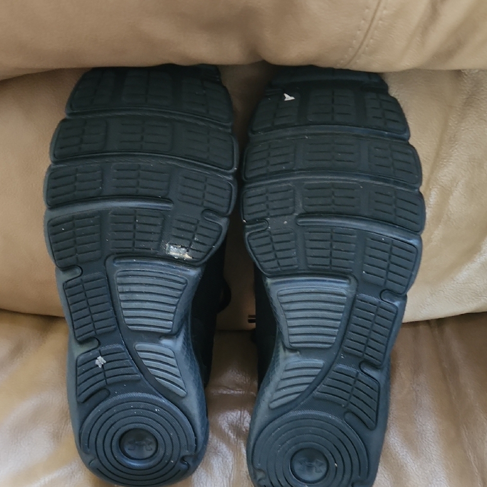 Under Armour Black Athletic Shoes for Performance - Picture 2 of 5